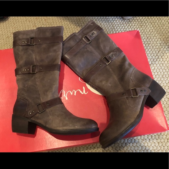 Nurture Boots - Picture 1 of 4